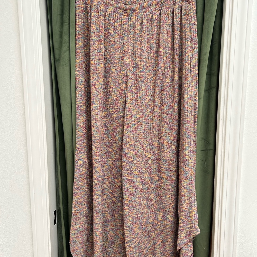 Daily Practice fit. Super soft and cozy. - Picture 12 of 13